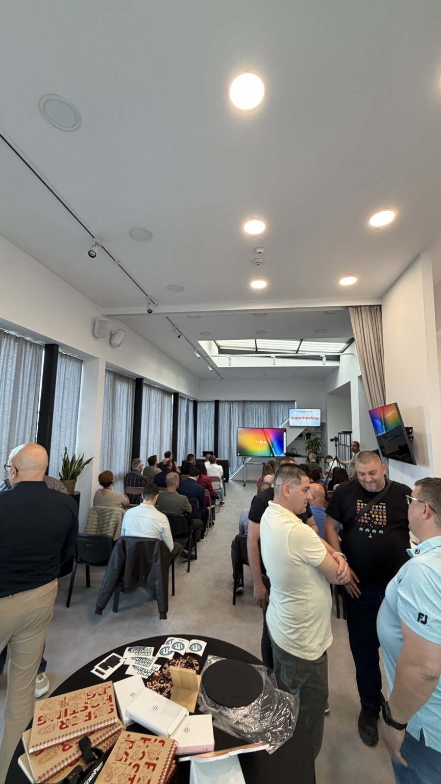 Зала с участници на WordPress Sofia Meetup в София
